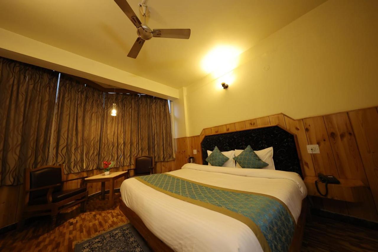 מנאלי Hotel Yak מראה חיצוני תמונה
